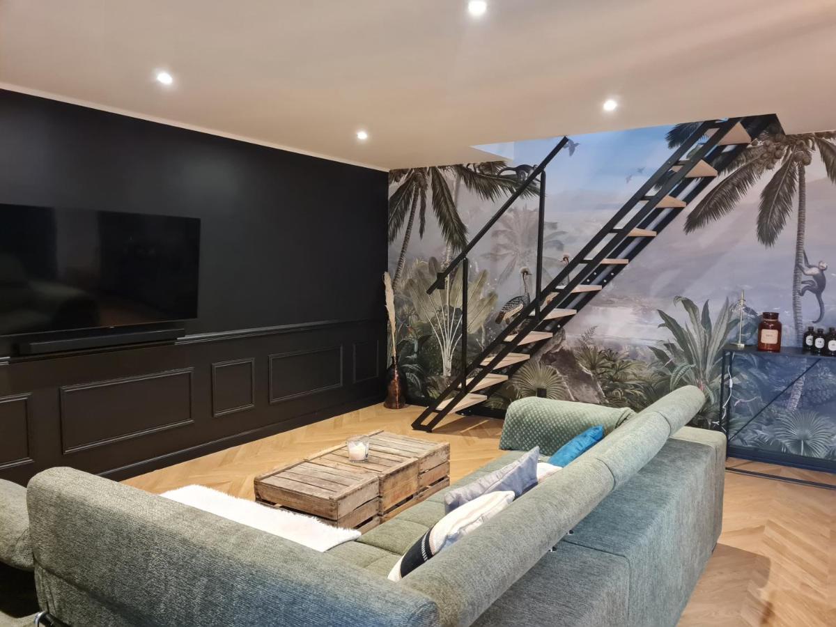 Maison Eliste - Love Gite Chic Avec Jacuzzi Interieur Ла Гасили Екстериор снимка